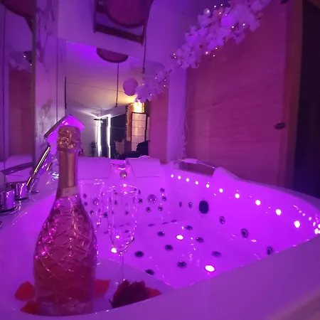Gdansk Chmielna Prestige Home Spa Apartments With Luxury Jacuzzi And Sauna! Selected Apartments Also Feature A Massage Chair And Himalayan Salt Wall With Color Therapy Salt Forest Exterior photo