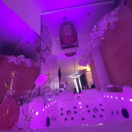 Gdansk Chmielna Prestige Home Spa Apartments With Luxury Jacuzzi And Sauna! Selected Apartments Also Feature A Massage Chair And Himalayan Salt Wall With Color Therapy Salt Forest Exterior photo