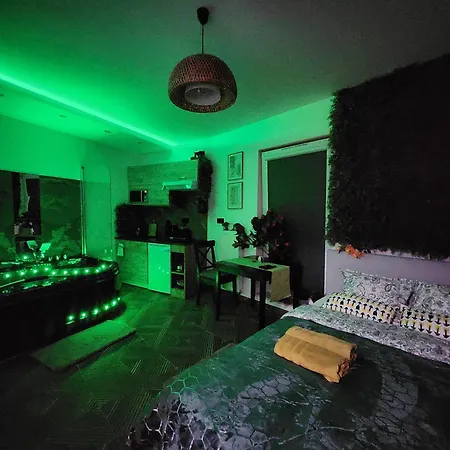 Gdansk Chmielna Prestige Home Spa Apartments With Luxury Jacuzzi And Sauna! Selected Apartments Also Feature A Massage Chair And Himalayan Salt Wall With Color Therapy Salt Forest Exterior photo