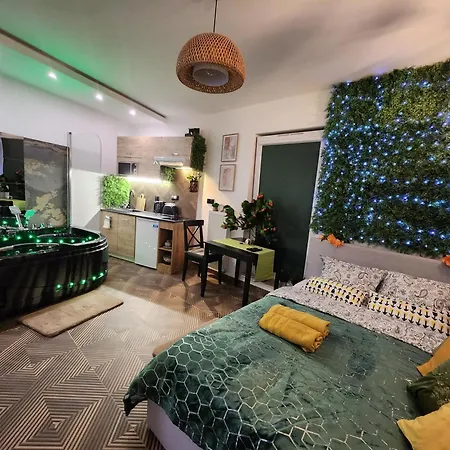 Gdansk Chmielna Prestige Home Spa Apartments With Luxury Jacuzzi And Sauna! Selected Apartments Also Feature A Massage Chair And Himalayan Salt Wall With Color Therapy Salt Forest Exterior photo