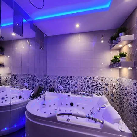 Gdansk Chmielna Prestige Home Spa Apartments With Luxury Jacuzzi And Sauna! Selected Apartments Also Feature A Massage Chair And Himalayan Salt Wall With Color Therapy Salt Forest Exterior photo