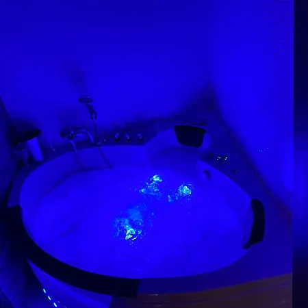 Gdansk Chmielna Prestige Home Spa Apartments With Luxury Jacuzzi And Sauna! Selected Apartments Also Feature A Massage Chair And Himalayan Salt Wall With Color Therapy Salt Forest Exterior photo