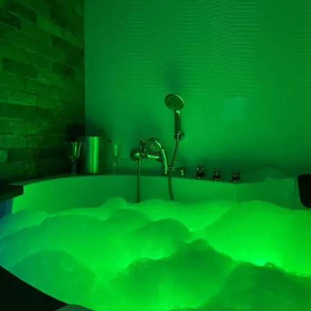 Gdansk Chmielna Prestige Home Spa Apartments With Luxury Jacuzzi And Sauna! Selected Apartments Also Feature A Massage Chair And Himalayan Salt Wall With Color Therapy Salt Forest Exterior photo