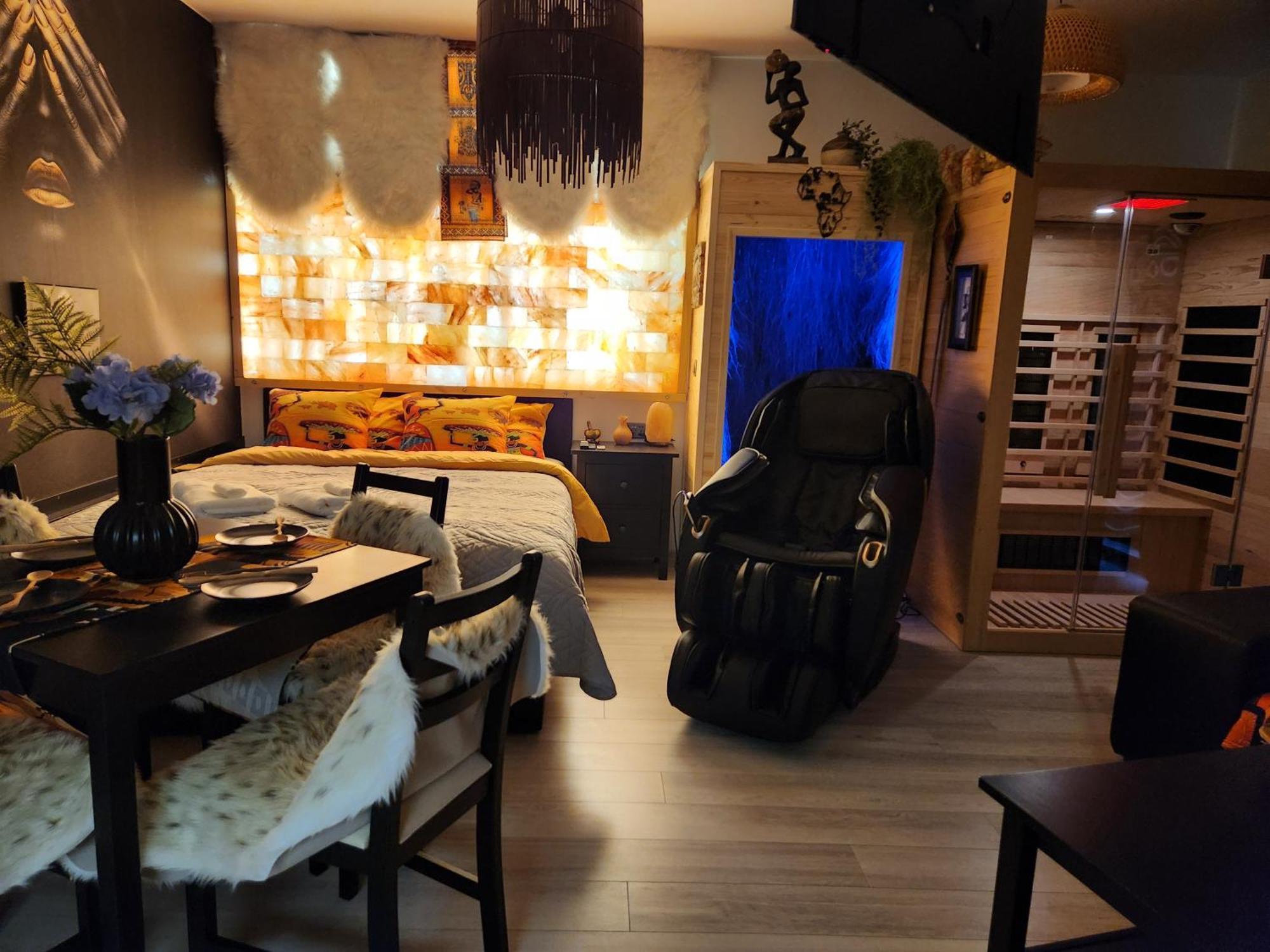 Chmielna Prestige With Luxury Jacuzzi And Sauna! Selected Also Feature A Massage Chair And Himalayan Salt With Color Therapy Salt Forest Apartment *